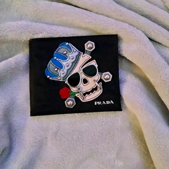Prada wallet - Picture 1 of 1